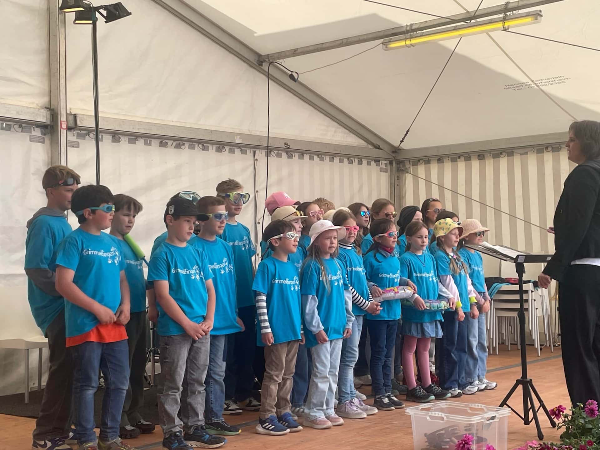 Spargelfest 2026 - Schulchor beim Auftritt im Festzelt